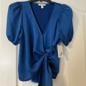 3/$30 Nine West royal Blue wrap top